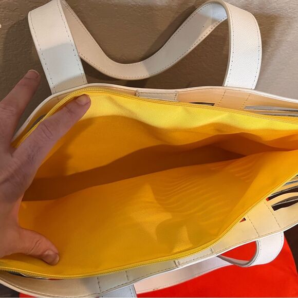 Claudia G White Travel Day Beach Tote Bag with removable - Picture 3 of 7